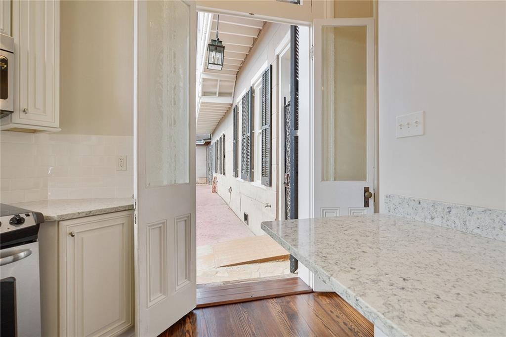 1029 BOURBON Street A