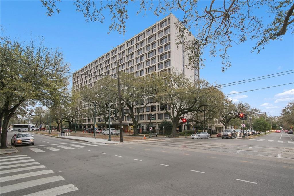 2100 ST CHARLES Avenue 10 L