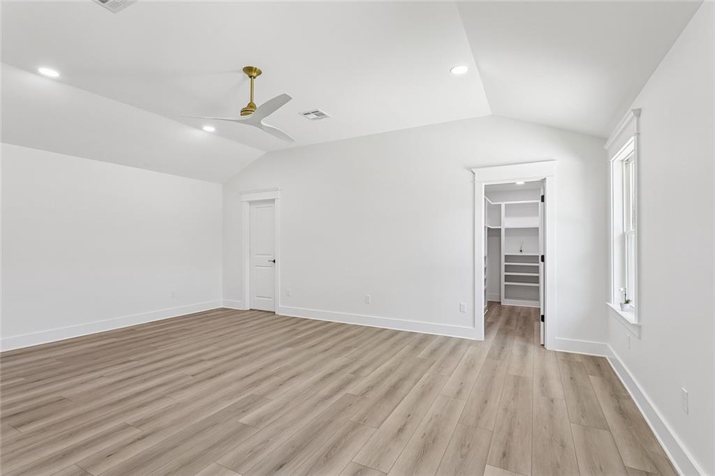 1029 AURORA Avenue