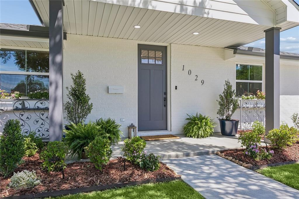 1029 AURORA Avenue