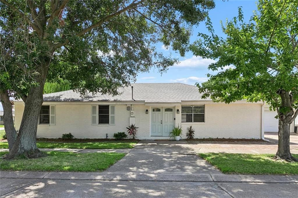 1601 FERONIA Street