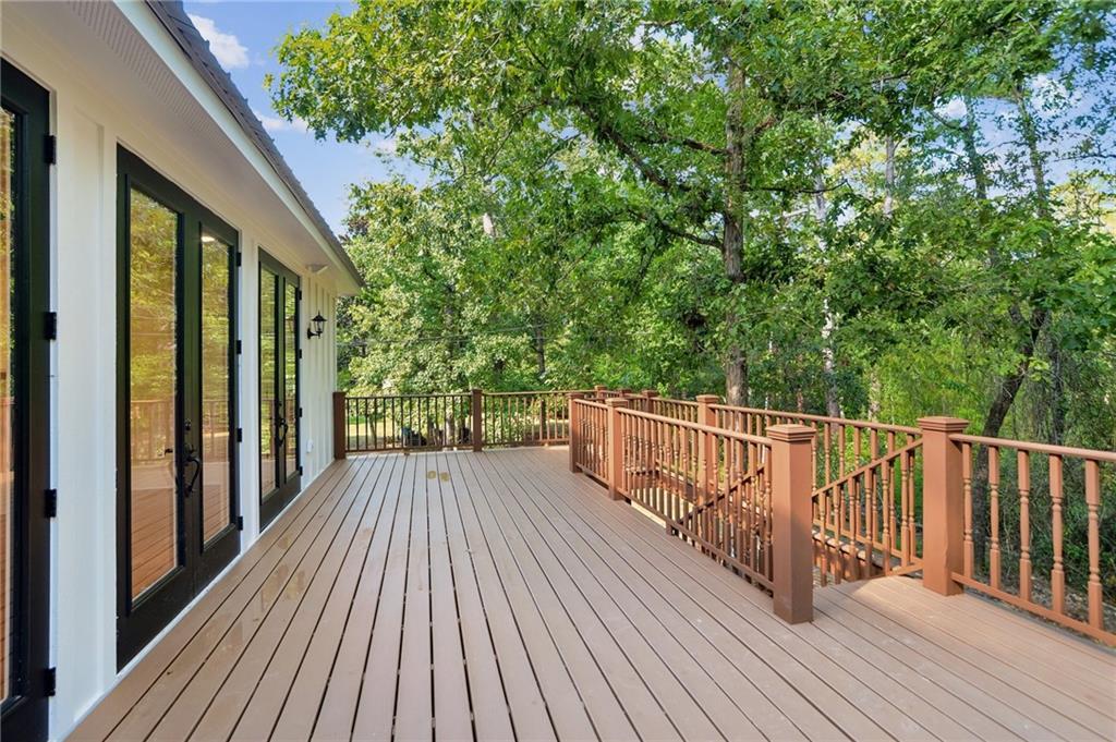 925 OLD LANDING Road