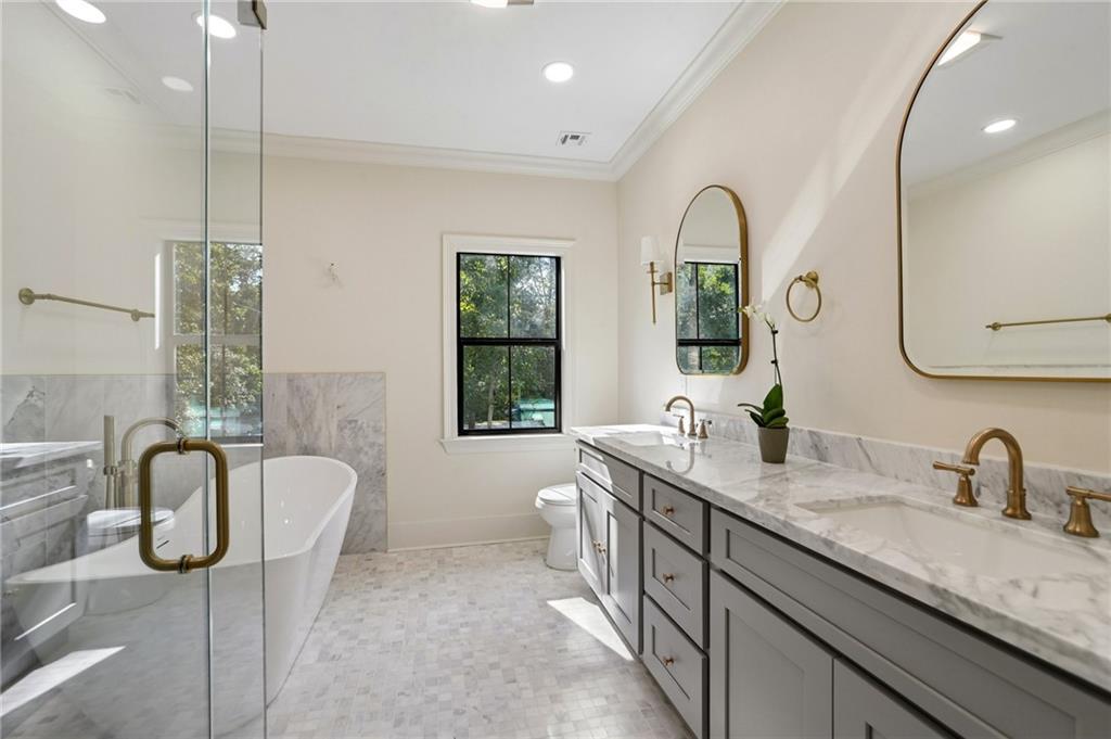 925 OLD LANDING Road