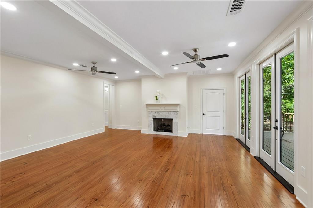 925 OLD LANDING Road