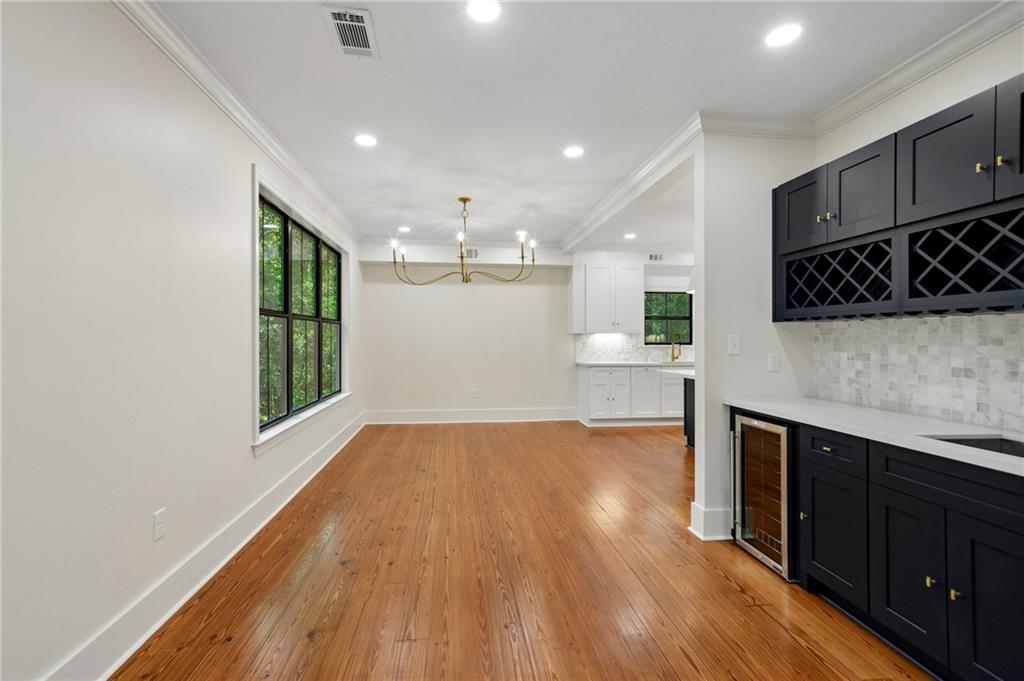925 OLD LANDING Road