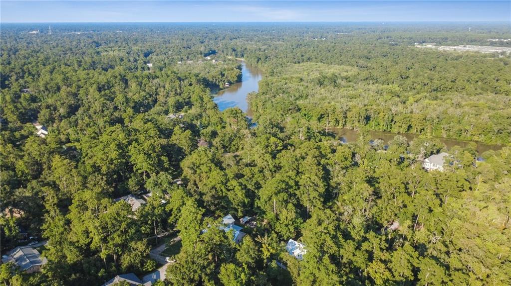 925 OLD LANDING Road