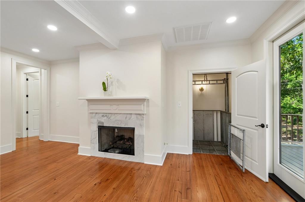 925 OLD LANDING Road