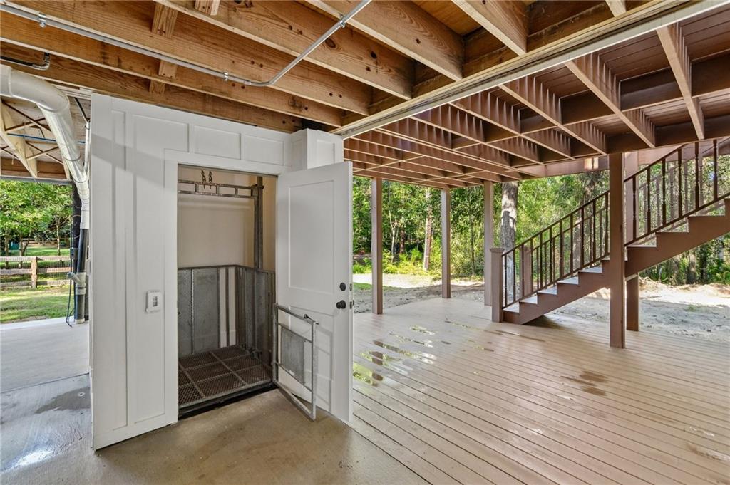 925 OLD LANDING Road