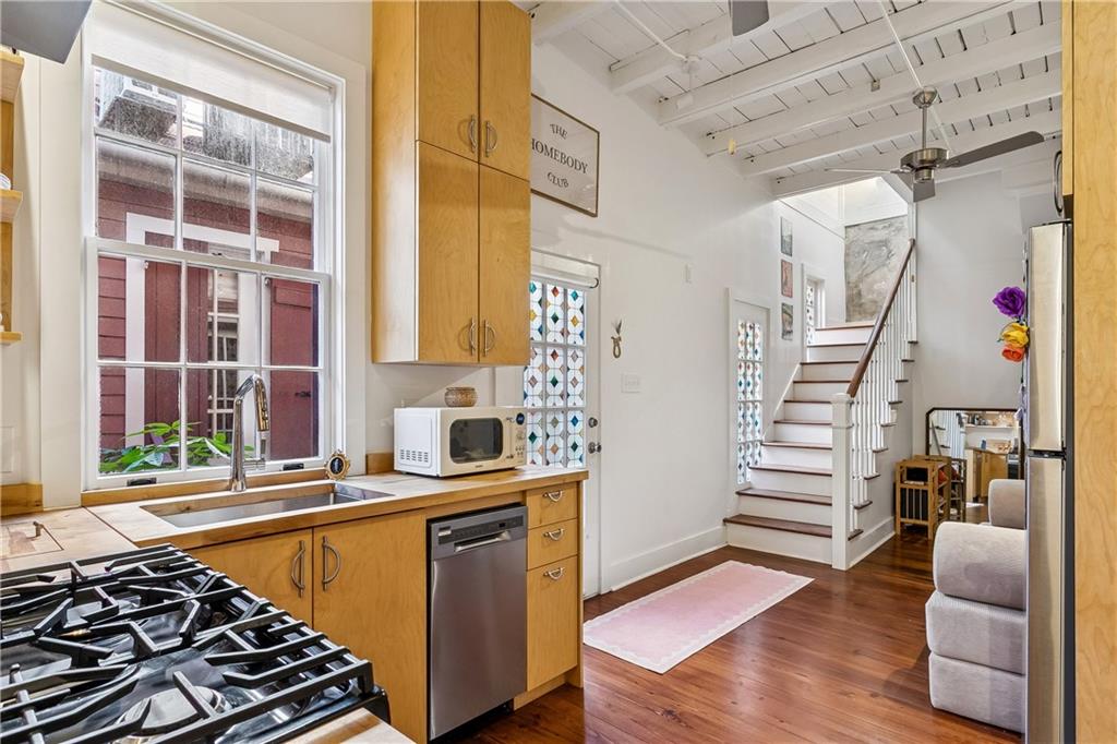 910 ST. PETER Street