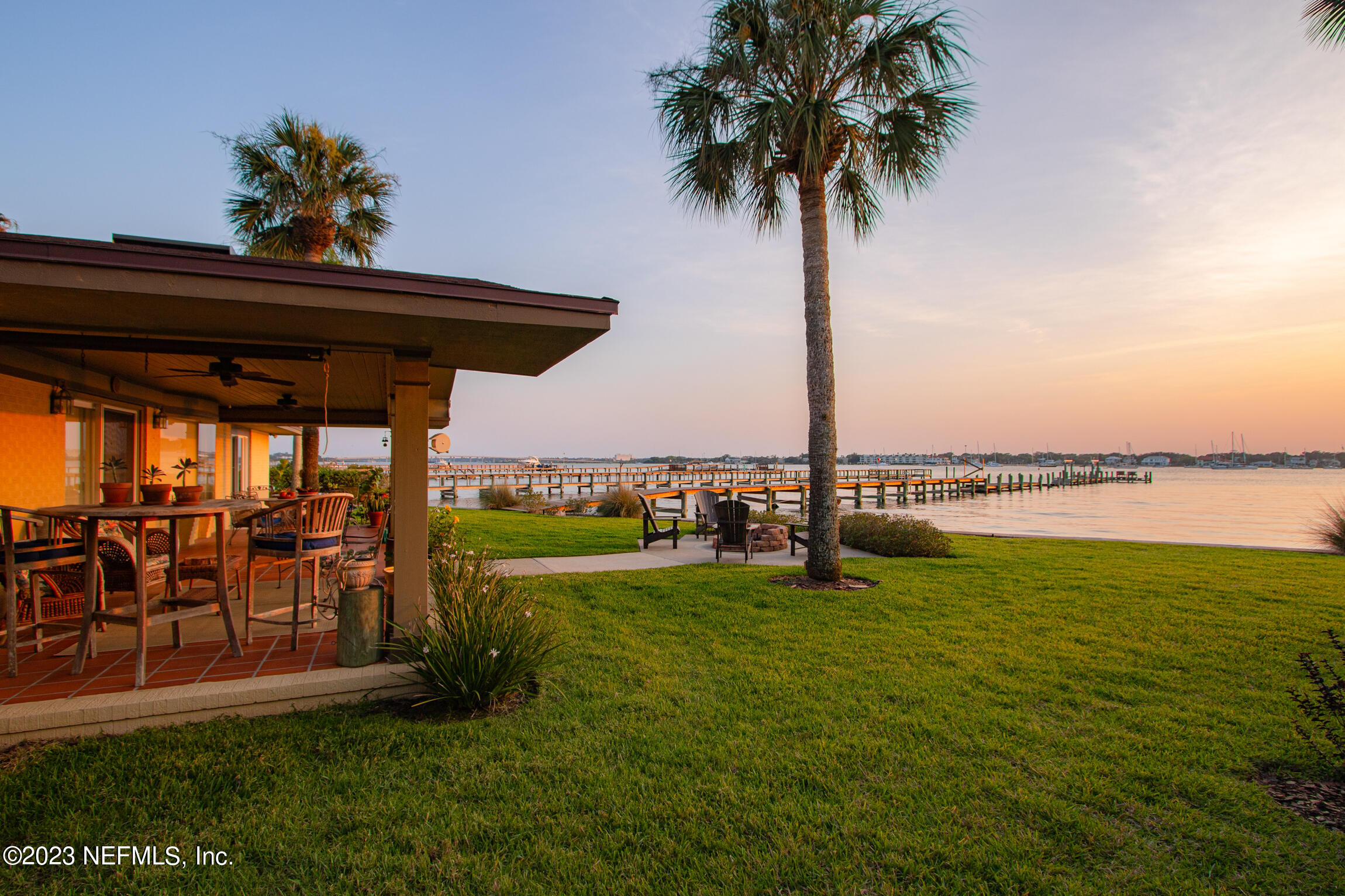239 S MATANZAS Boulevard