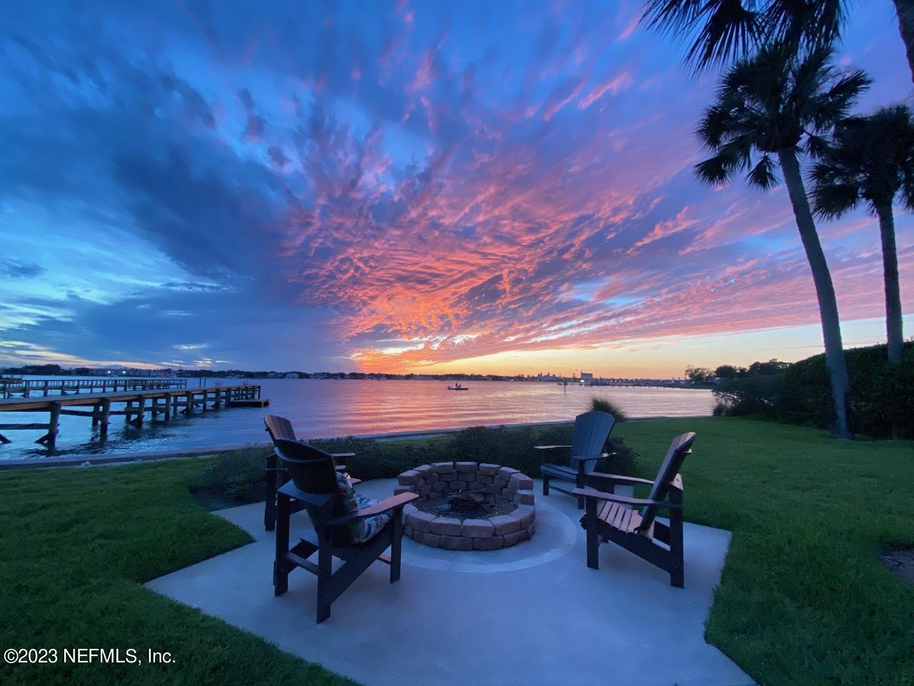239 S MATANZAS Boulevard