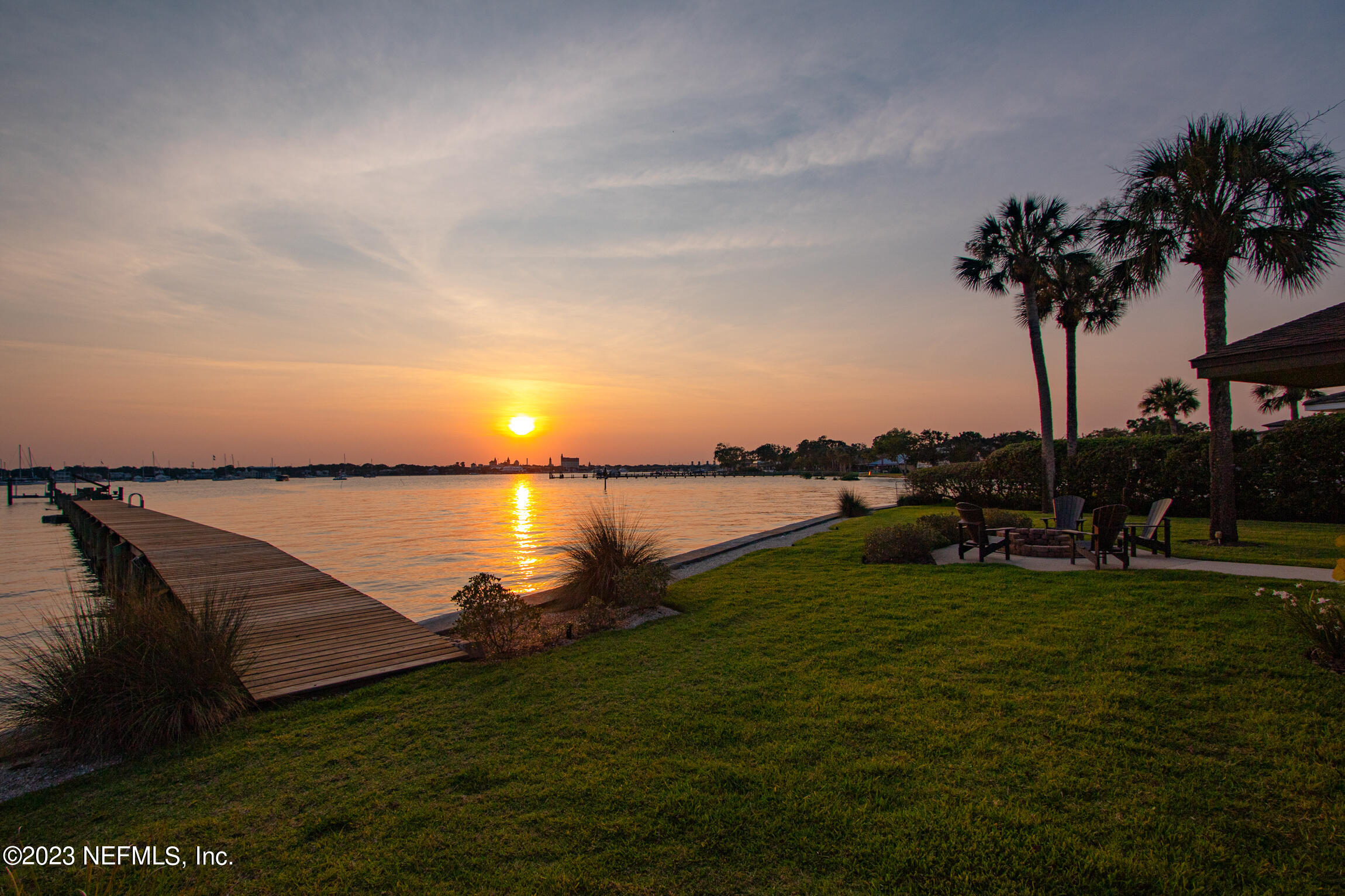 239 S MATANZAS Boulevard