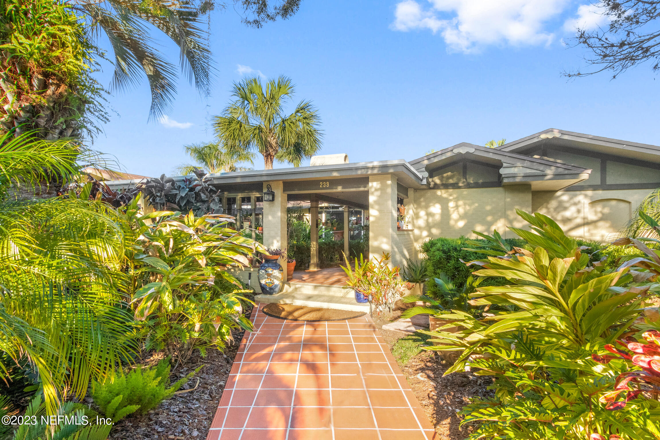 239 S MATANZAS Boulevard