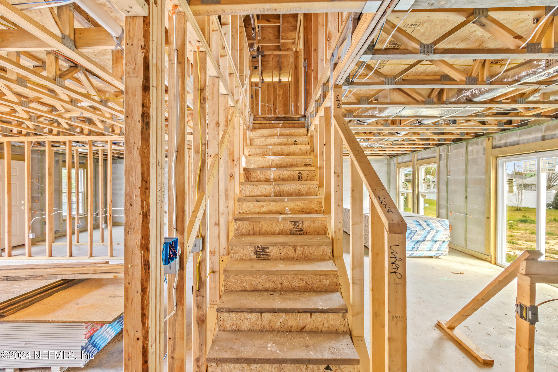 87 FREEPORT Lane
