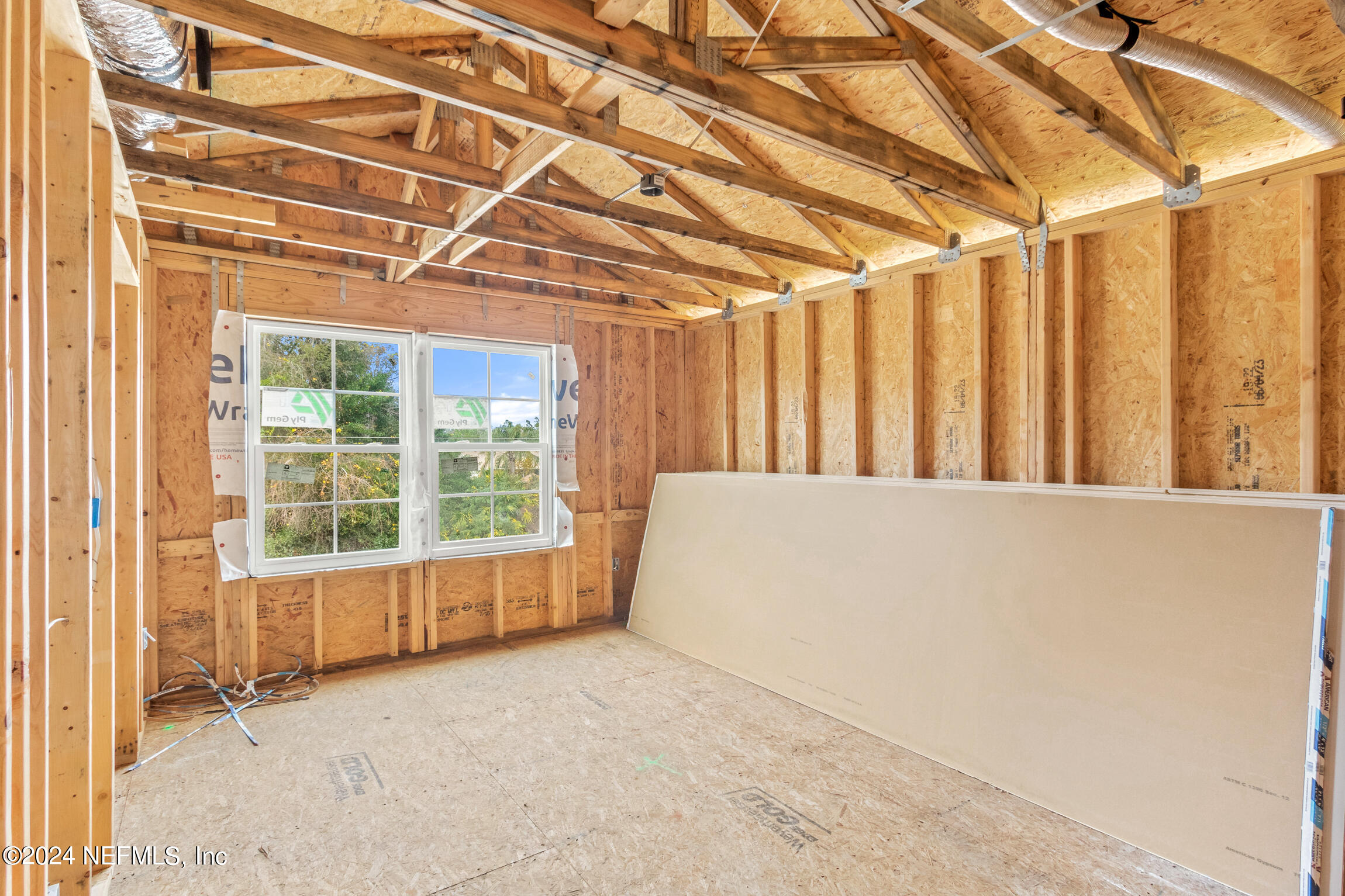 87 FREEPORT Lane