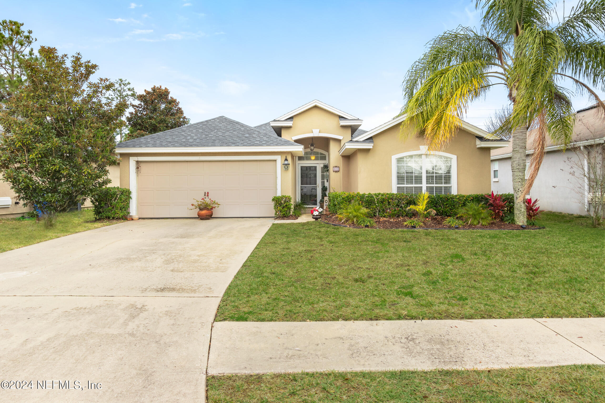 920 OAK ARBOR Circle