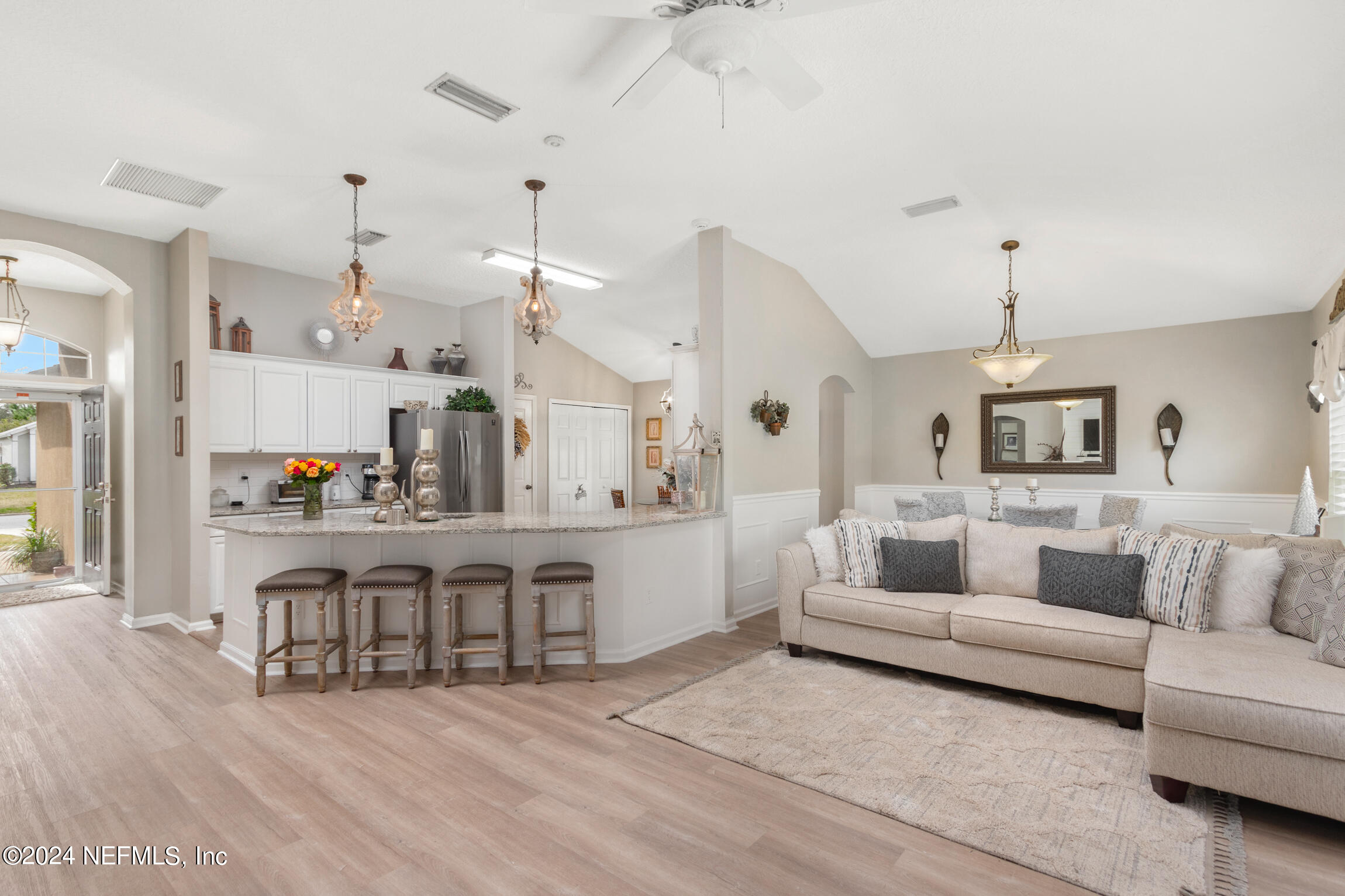 920 OAK ARBOR Circle