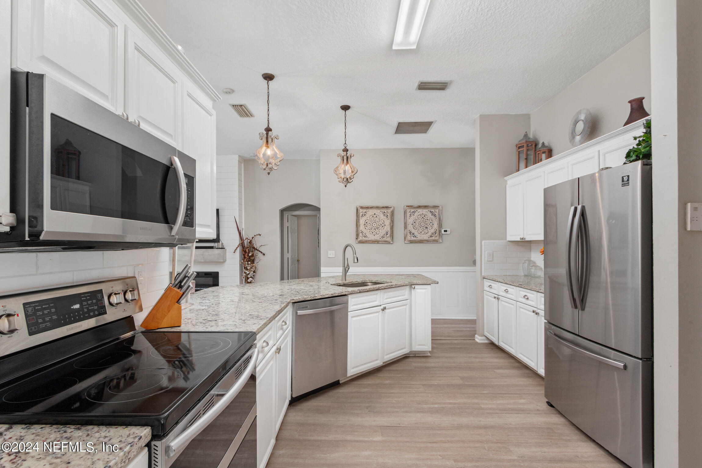 920 OAK ARBOR Circle