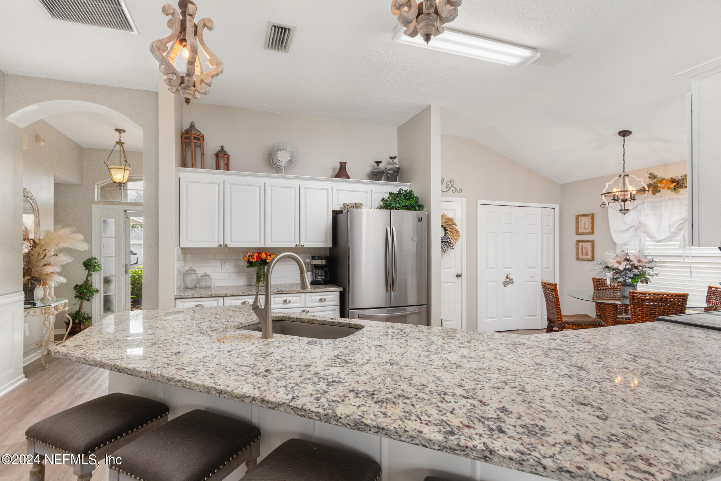 920 OAK ARBOR Circle