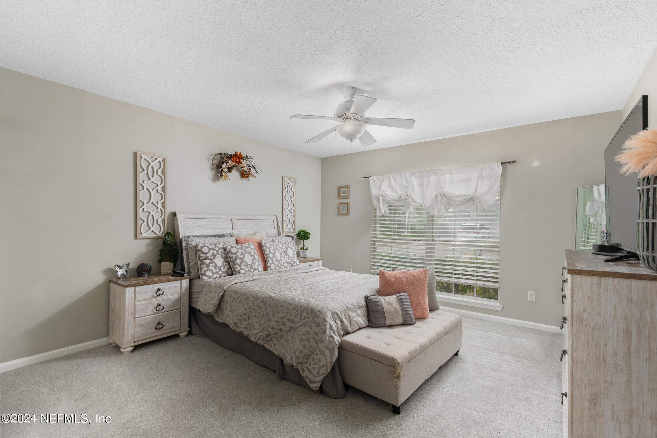920 OAK ARBOR Circle