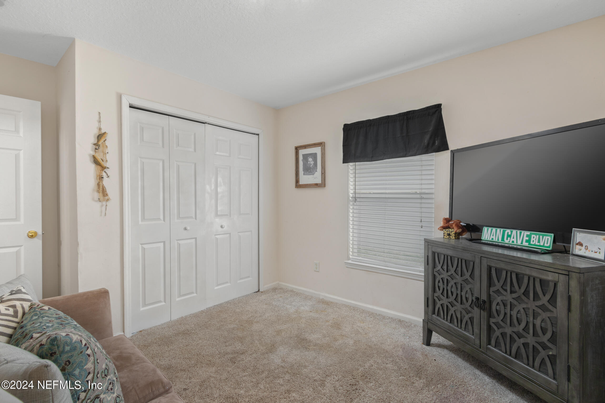920 OAK ARBOR Circle