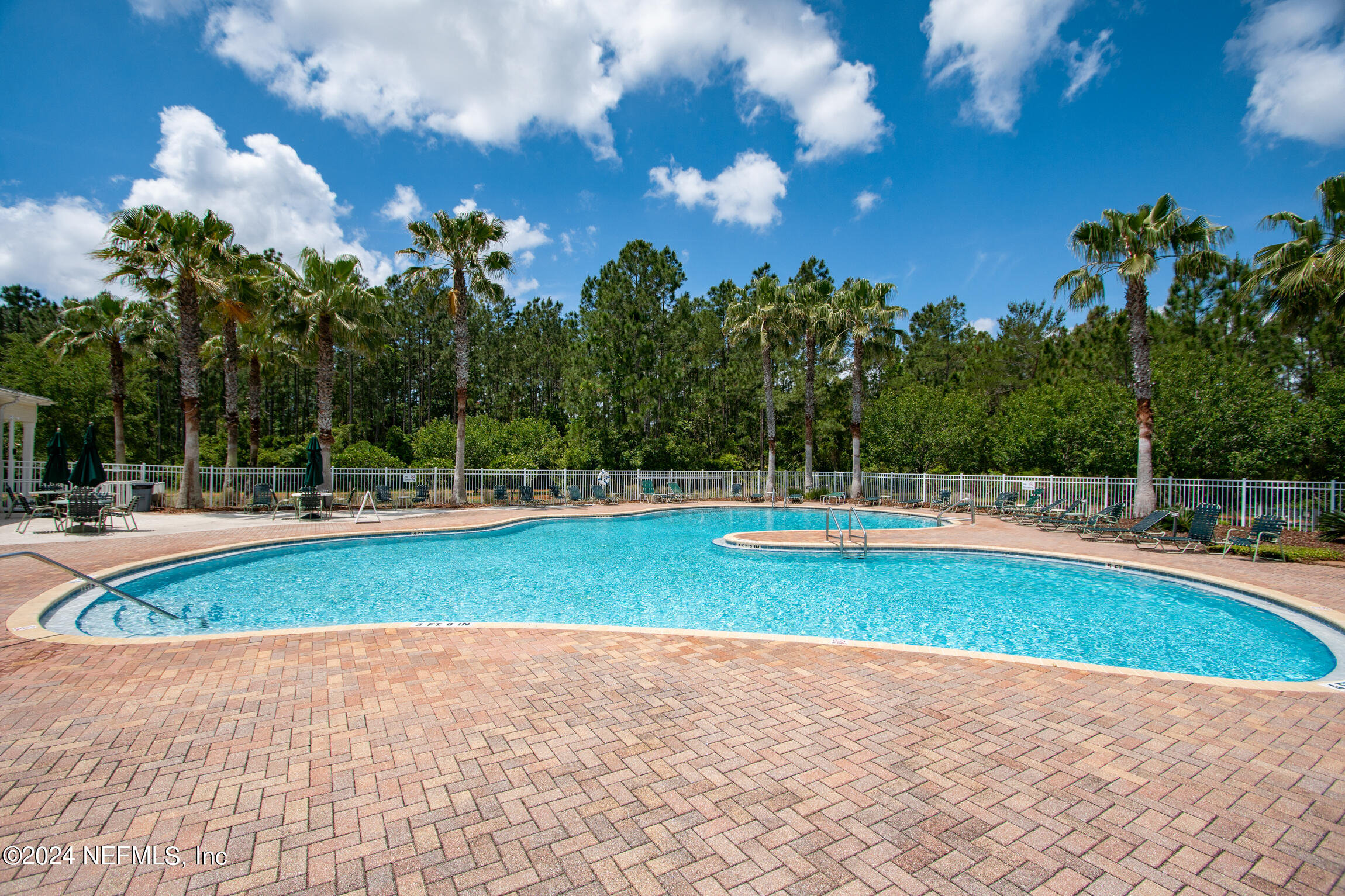 920 OAK ARBOR Circle