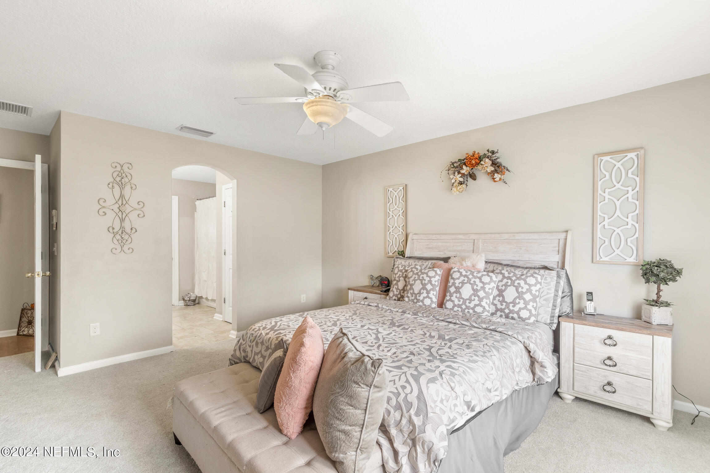920 OAK ARBOR Circle