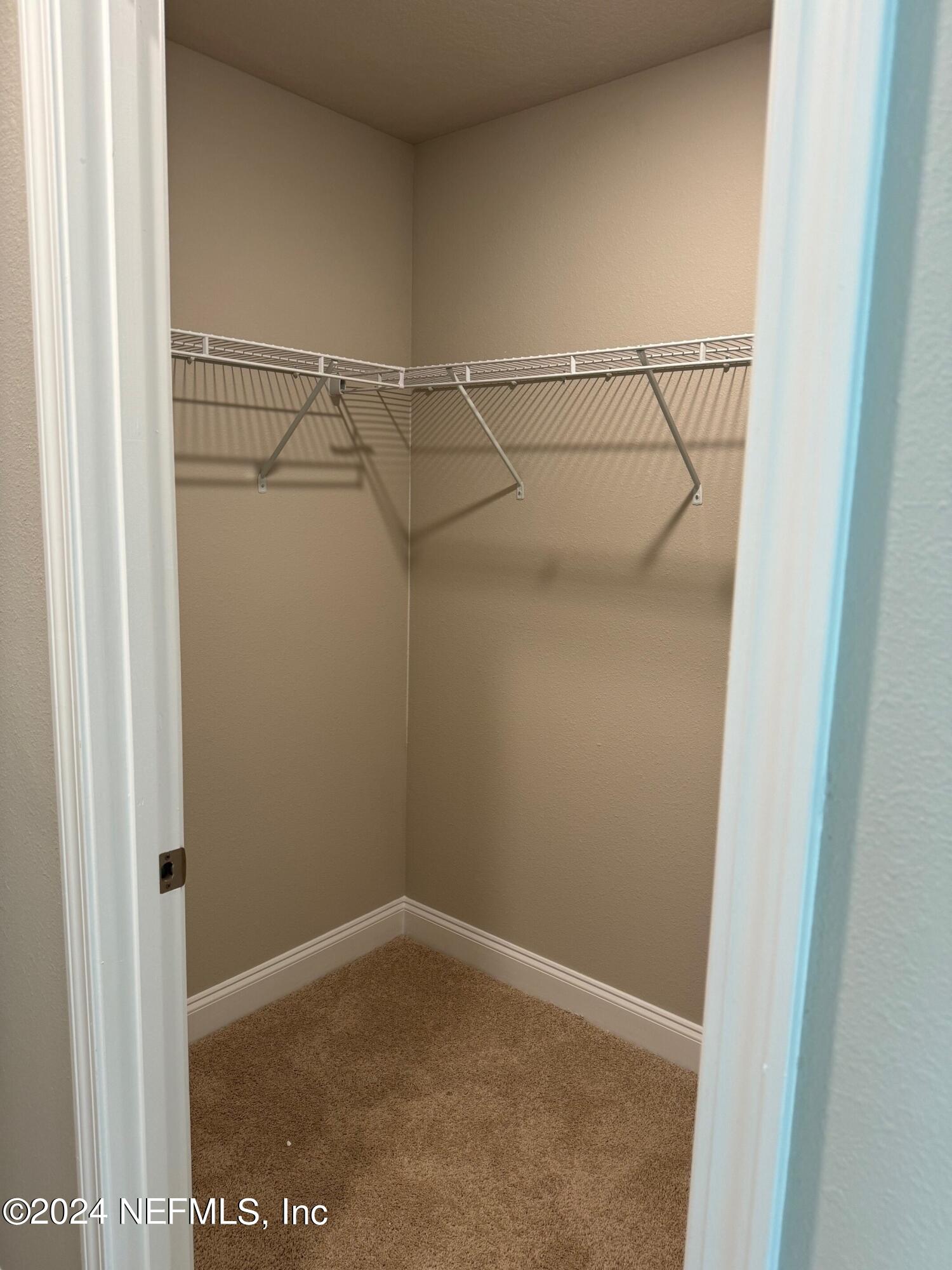 7 W SAWMILL Court