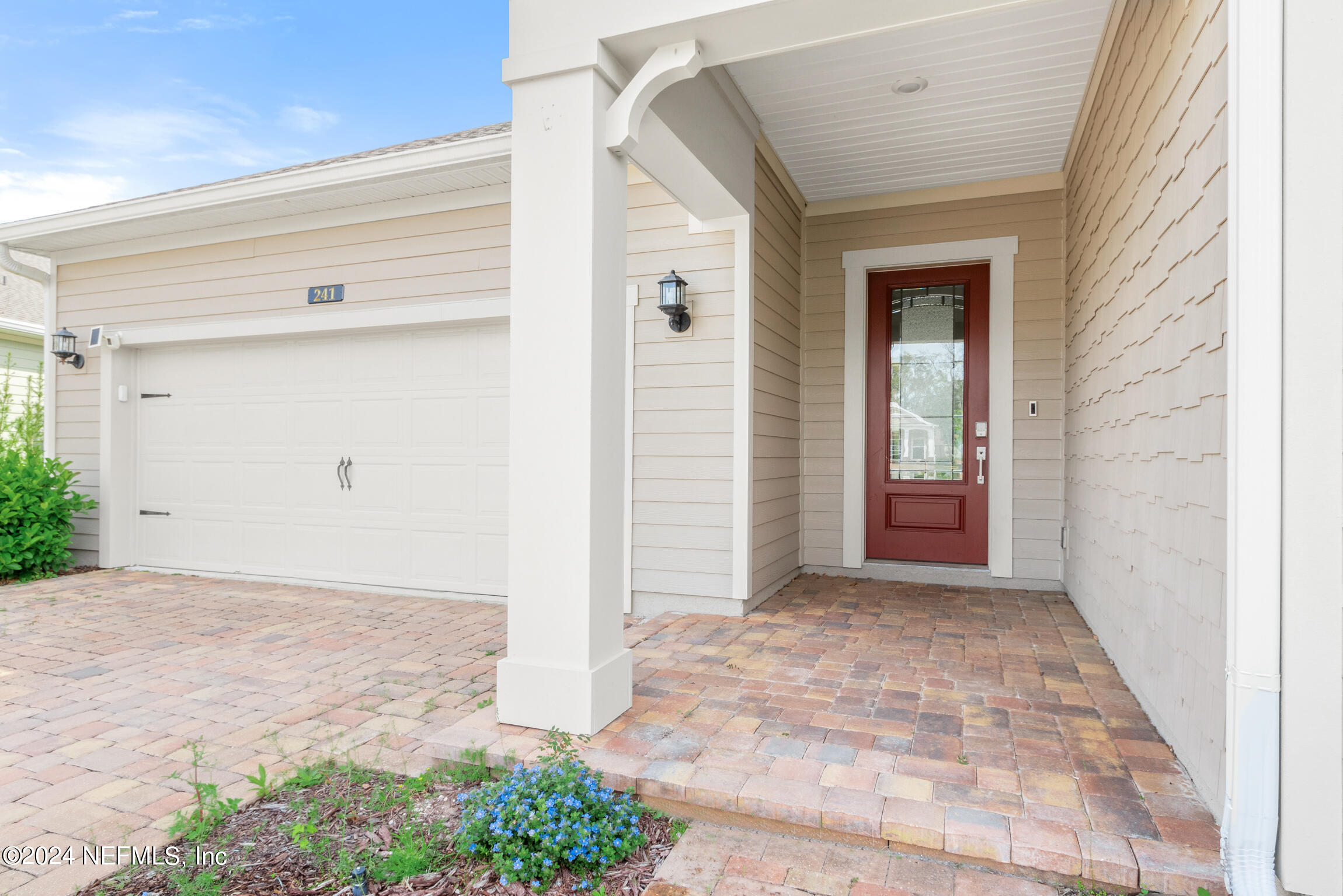 241 DOSEL Lane