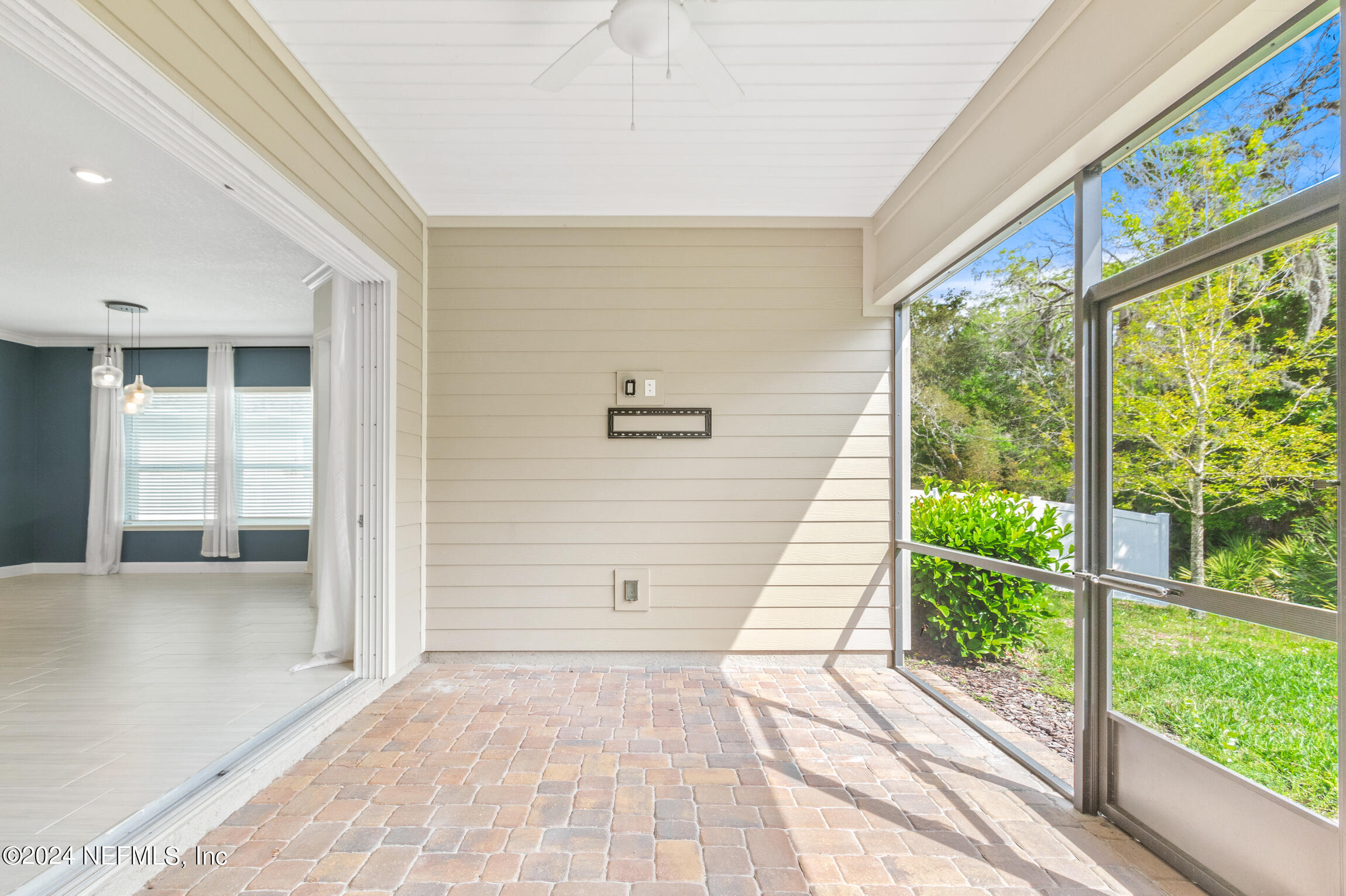 241 DOSEL Lane