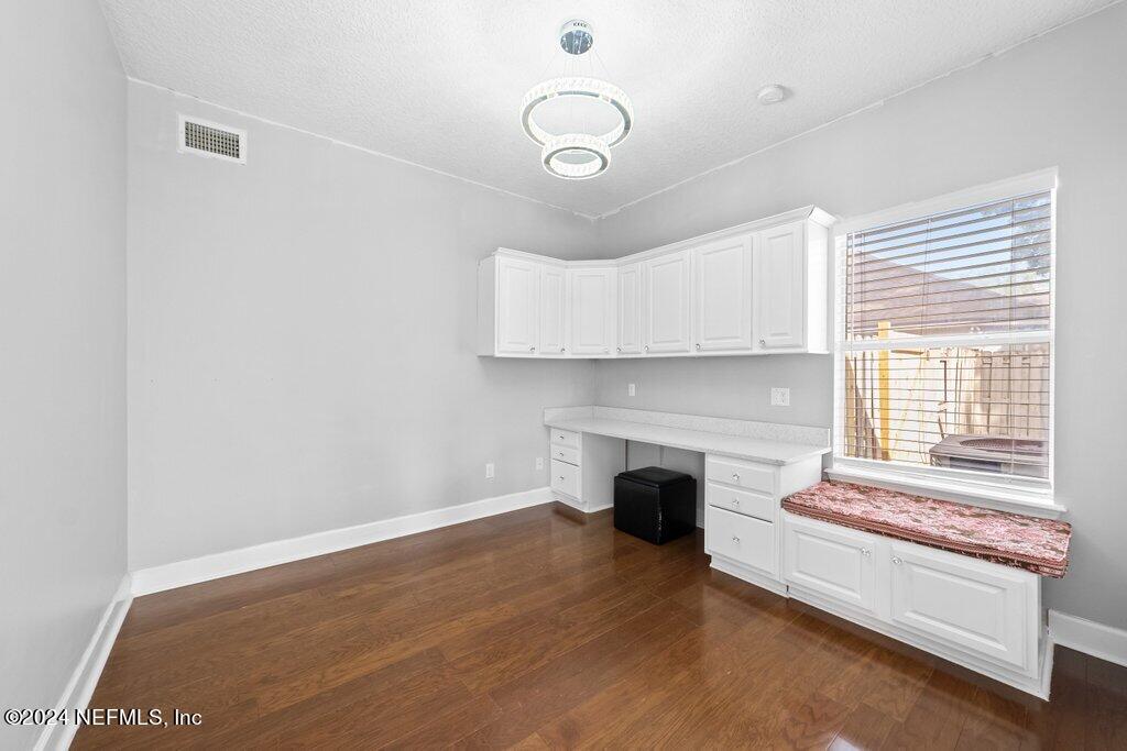 4009 LONICERA Loop