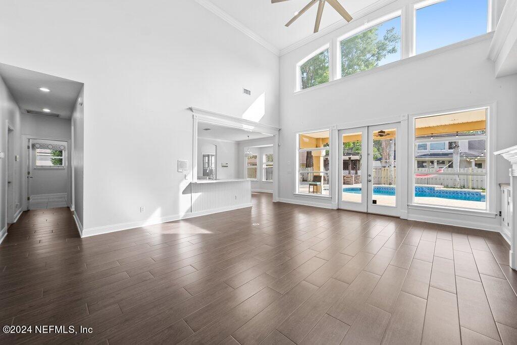 4009 LONICERA Loop