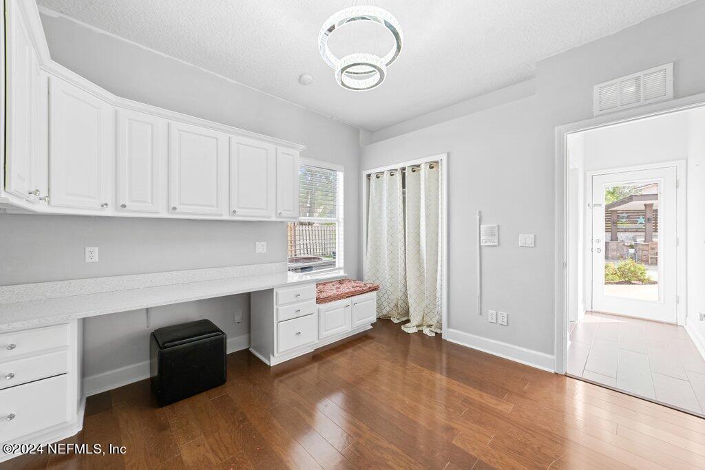 4009 LONICERA Loop