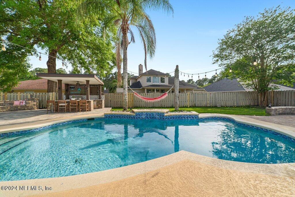 4009 LONICERA Loop