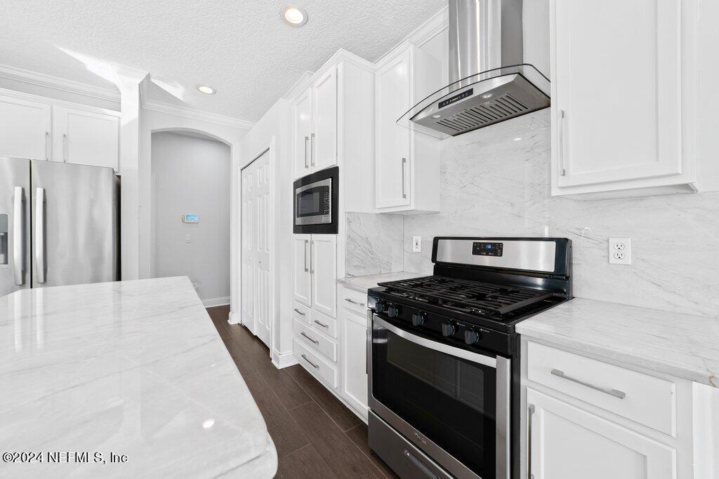 4009 LONICERA Loop