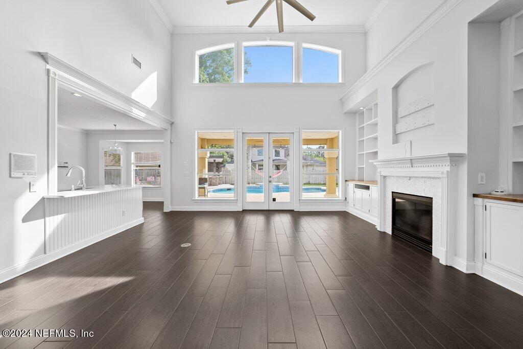 4009 LONICERA Loop
