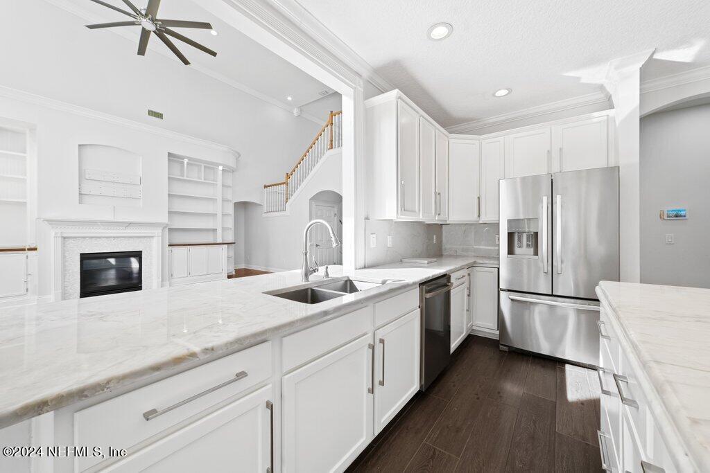 4009 LONICERA Loop