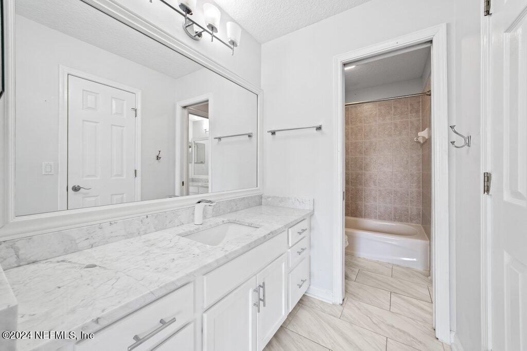 4009 LONICERA Loop