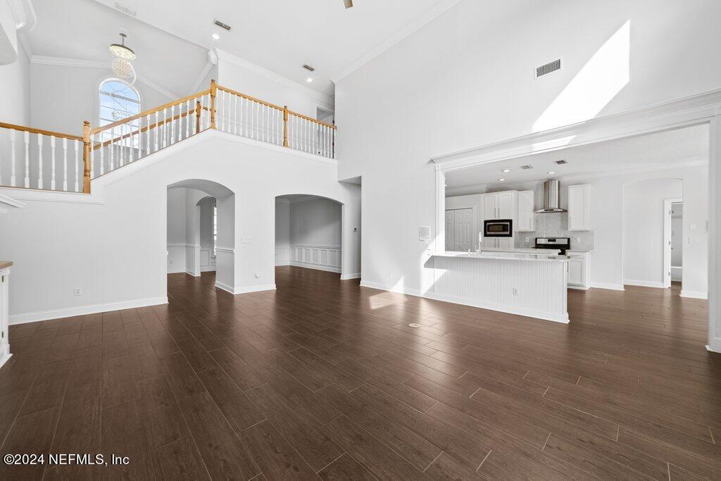 4009 LONICERA Loop