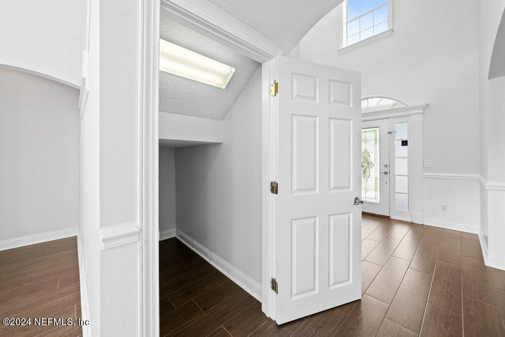 4009 LONICERA Loop