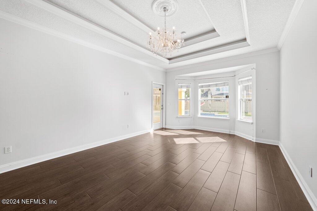 4009 LONICERA Loop