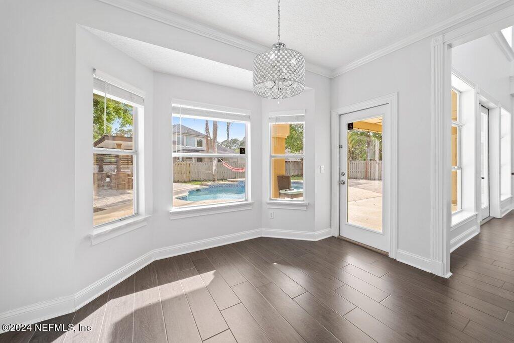4009 LONICERA Loop