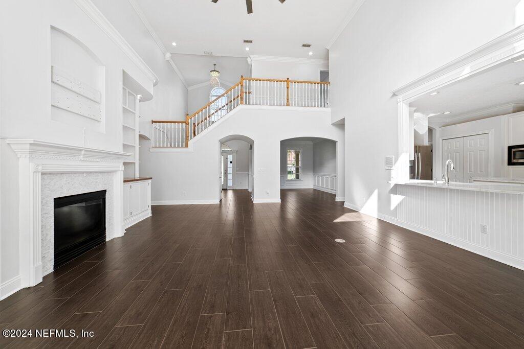 4009 LONICERA Loop