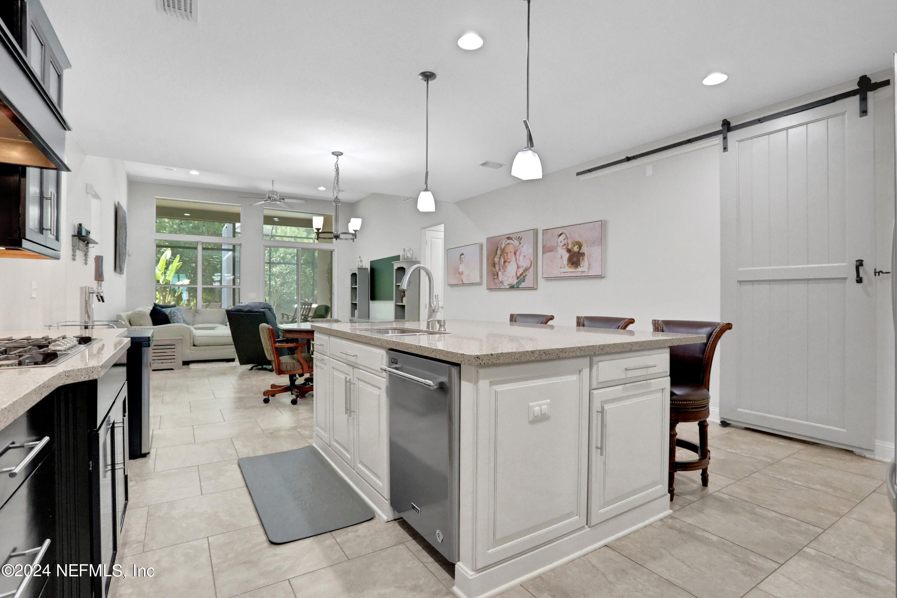 366 HOWLAND Drive