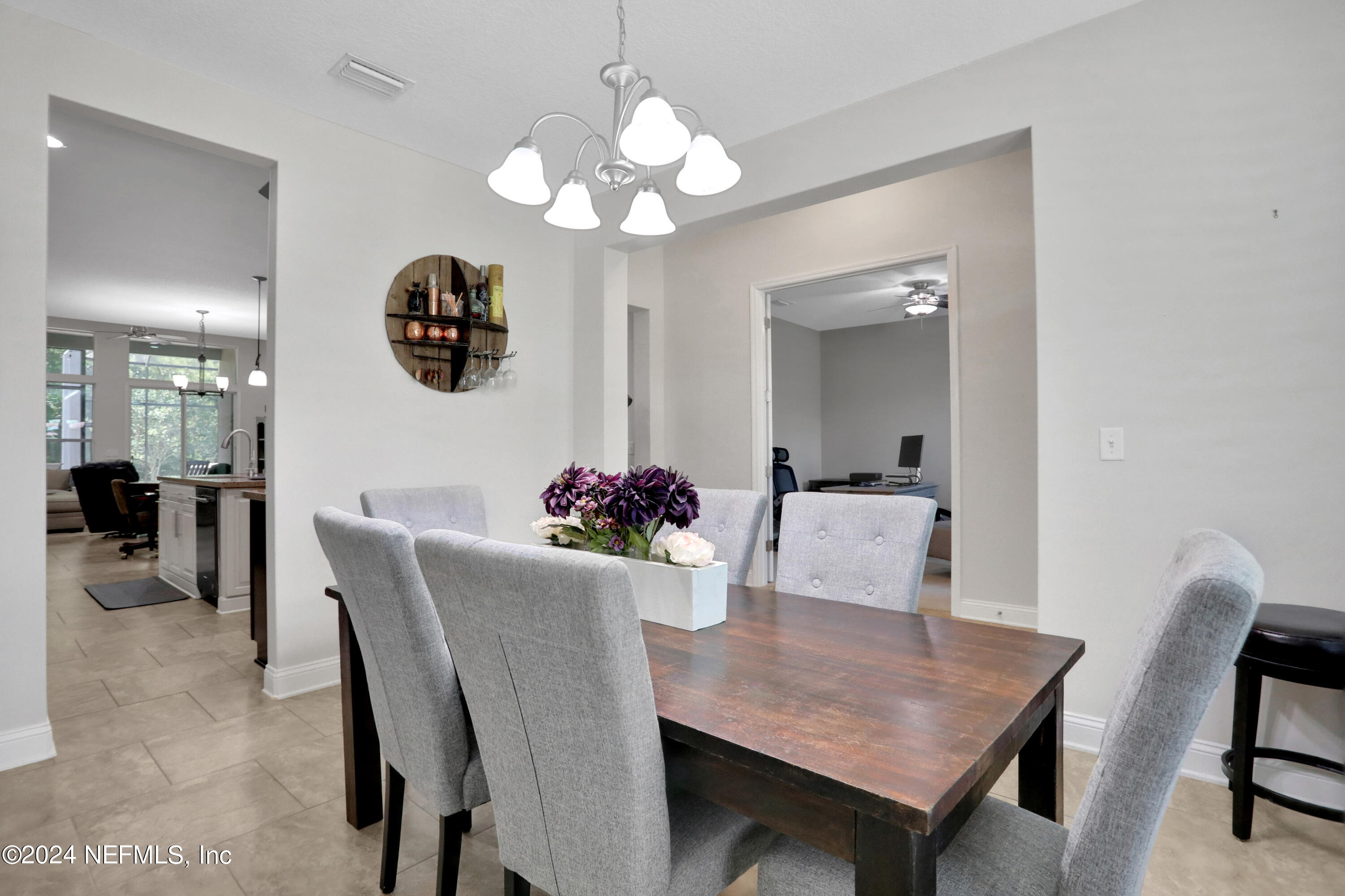 366 HOWLAND Drive