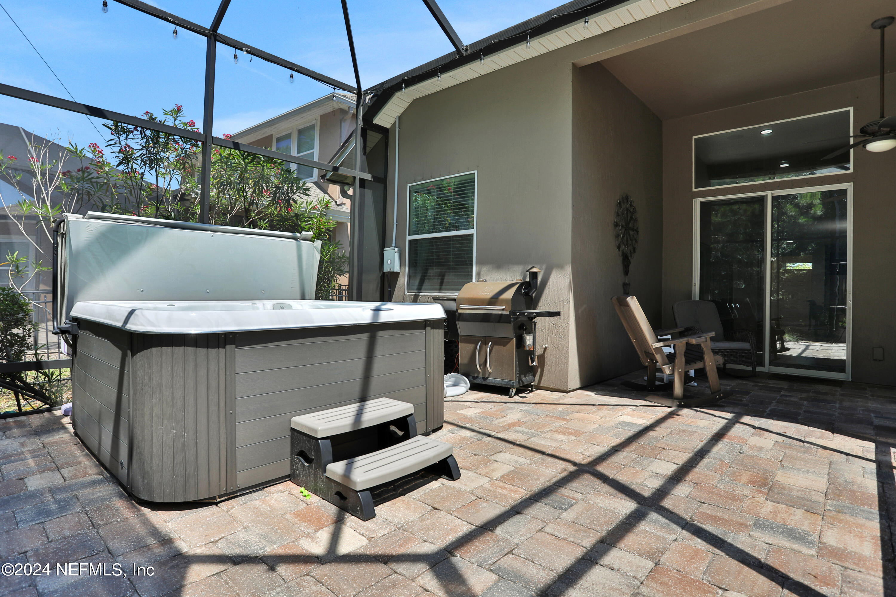 366 HOWLAND Drive