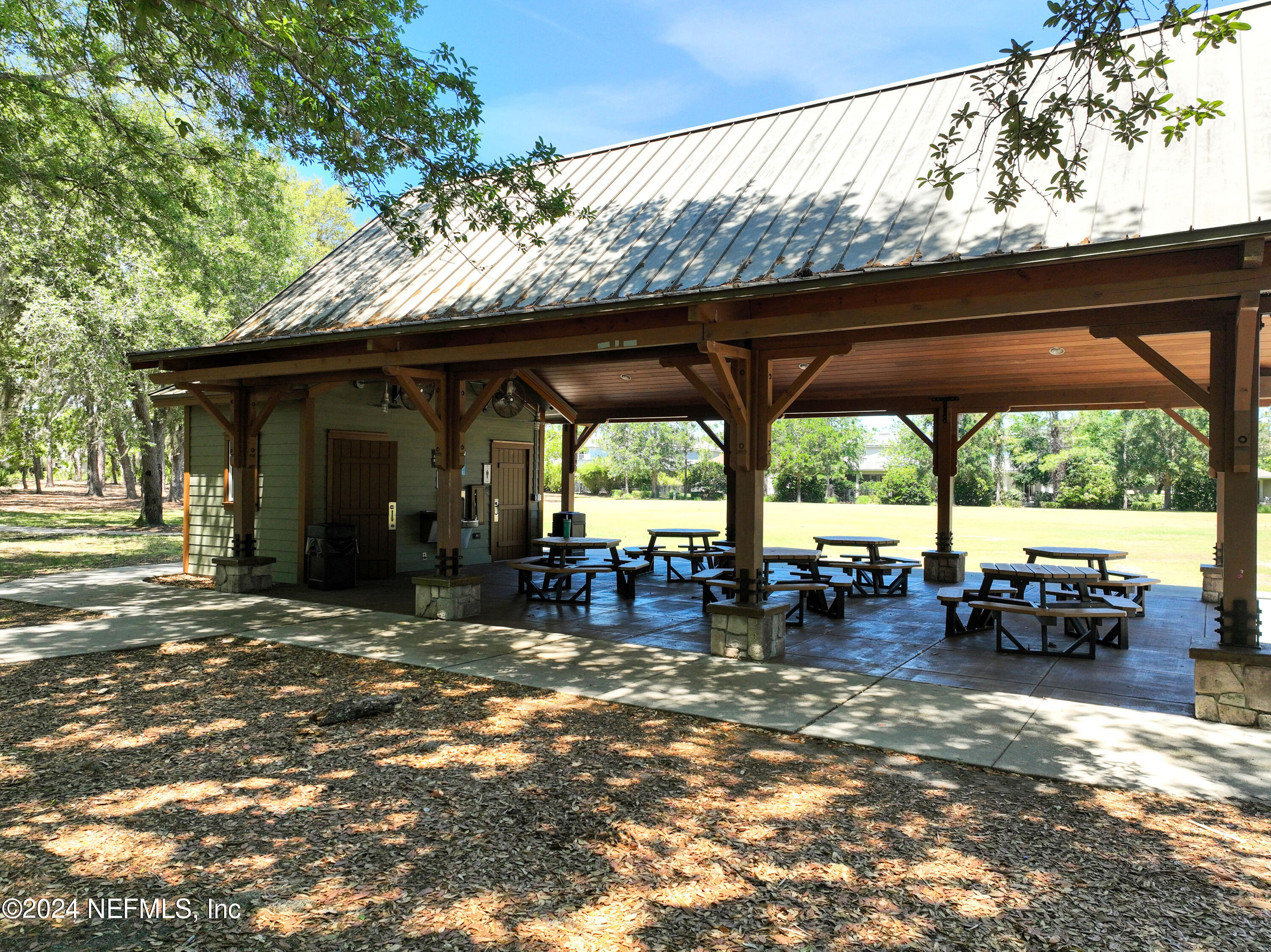 366 HOWLAND Drive