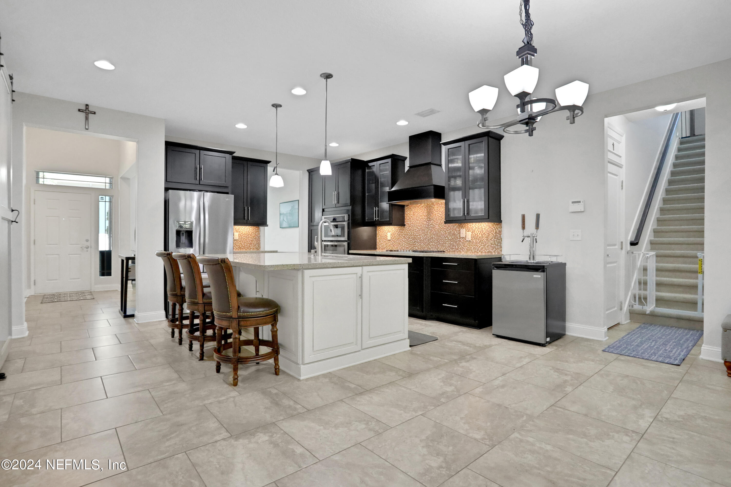 366 HOWLAND Drive