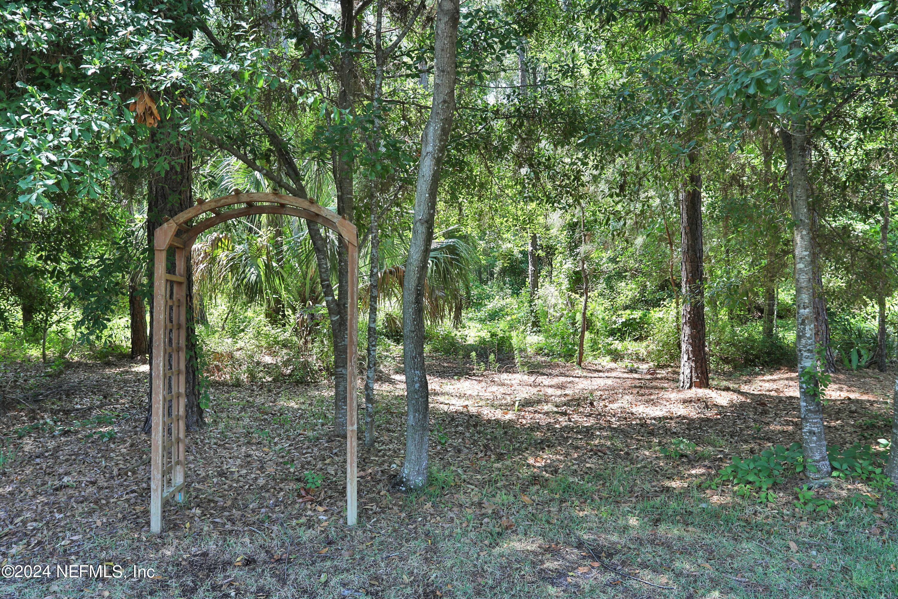 366 HOWLAND Drive