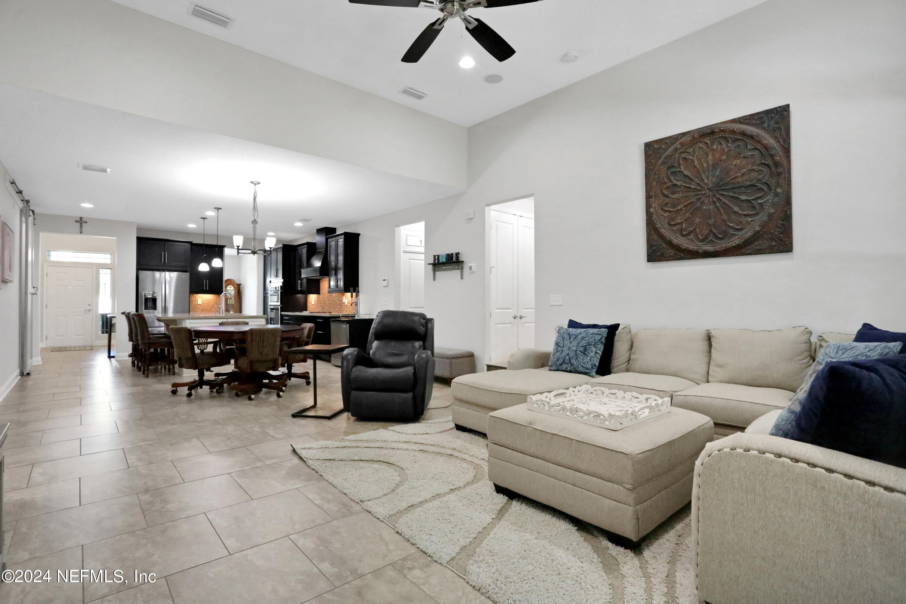366 HOWLAND Drive